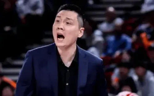 上海今晚赢球晋级杯赛四强，目前在俱乐部杯赛中取得10连胜