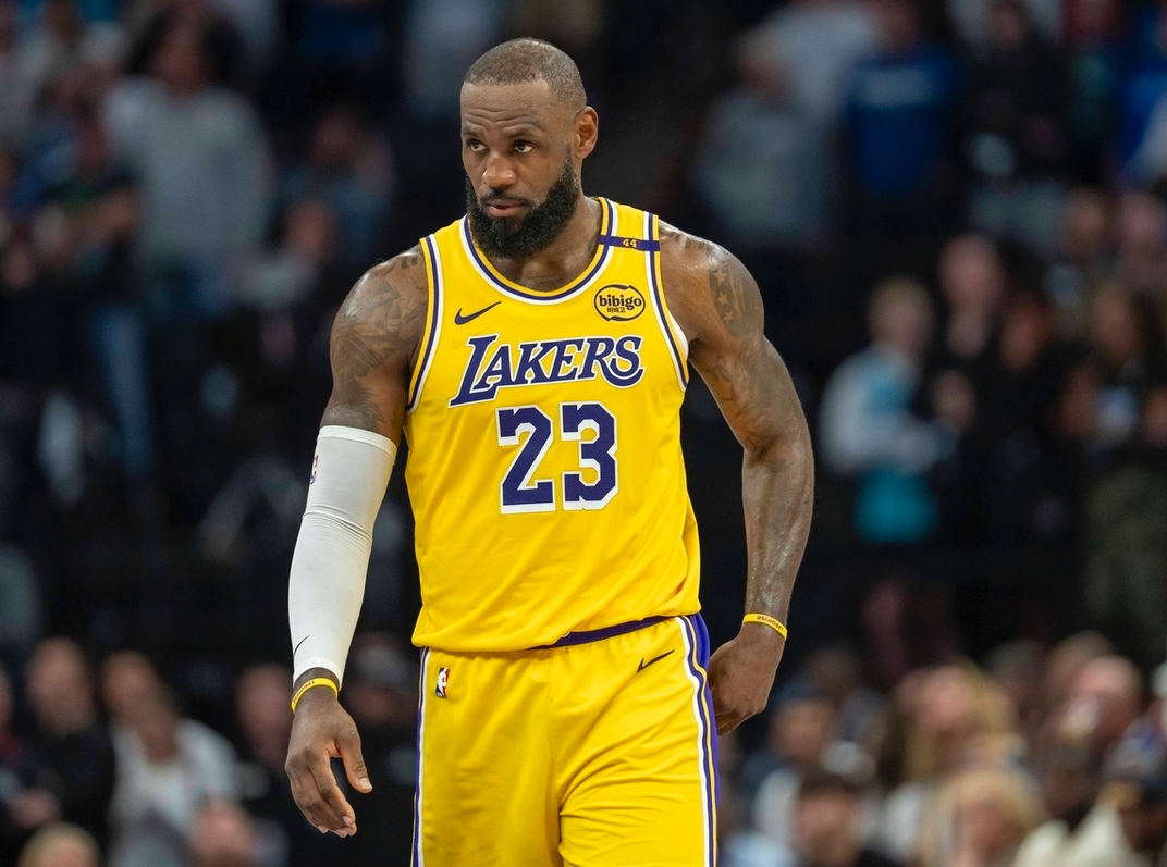 华体会体育官网app-ESPN造谣詹姆斯后，被珍妮·巴斯亲自打脸！还被里奇·保罗嘲讽！