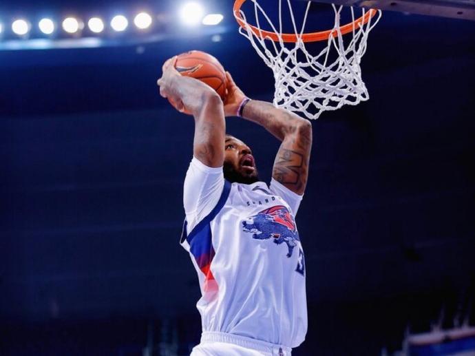 华体会体育-山东男篮挑战卫冕冠军，可有破敌之策？新外援首秀还要推迟