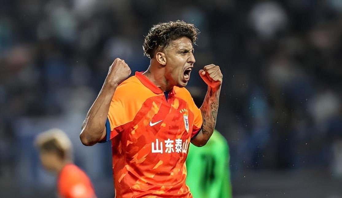 鲁能二队全力冲甲！未来将从一线队借调四位王牌，让他们踢核心